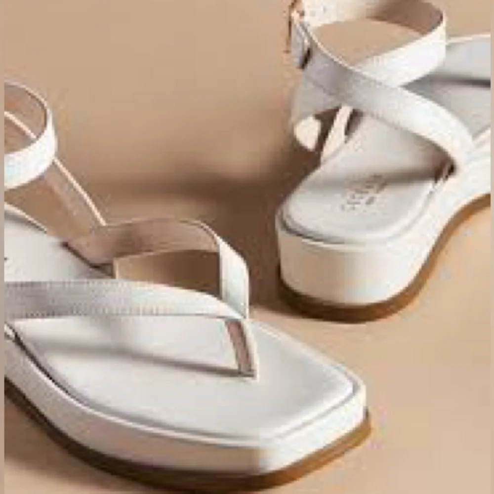 Cecelia New York Kara Sandals - Picture 4 of 16